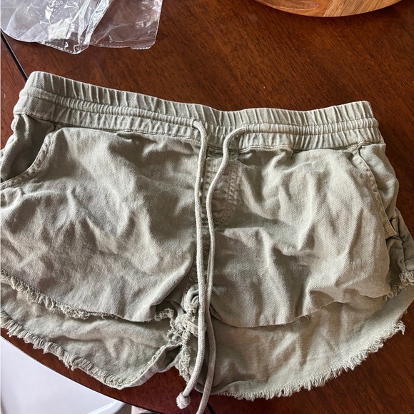 Roxy Pants - Roxy Green Casual Shorts